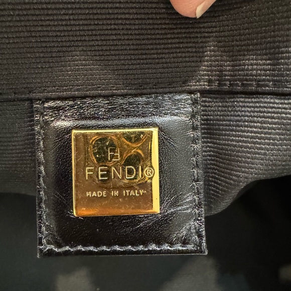Authentic Fendi shoulder bag with pouch - Picture 11 of 16